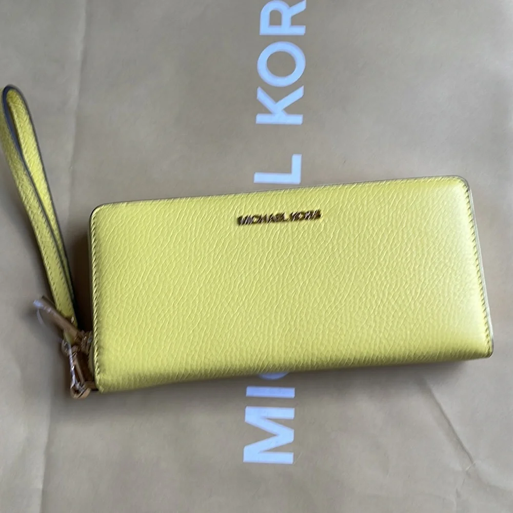 Michael Kors Jet Set Travel Large Travel CONTINENTAL  Sunshine